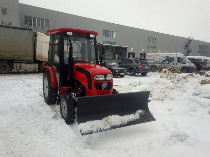 Расчистка участка парковки от снега в Киржаче